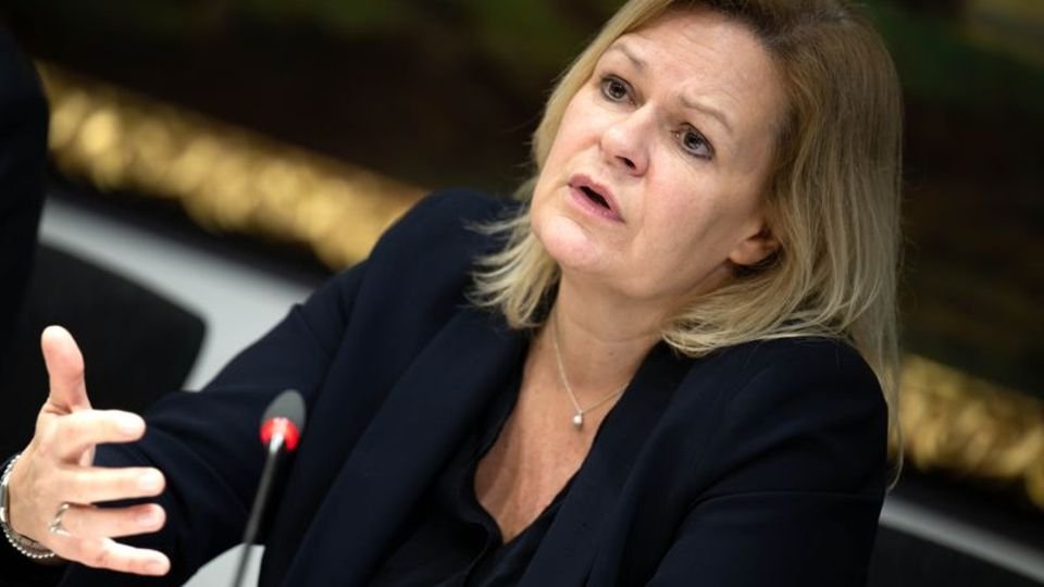 Innere Sicherheit: Innenministerin Faeser: Kein Tiktok-Verbot in Deutschland