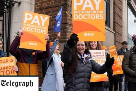 Junior doctors’ strike talks break down ‘as unions insist on 35pc pay rise’
