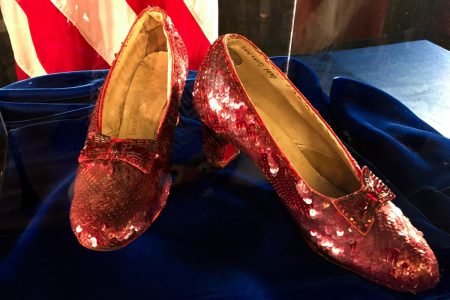 18-year mystery solved as man pleads guilty to stealing ‘Wizard of Oz’ ruby slippers from museum
 | EUROtoday