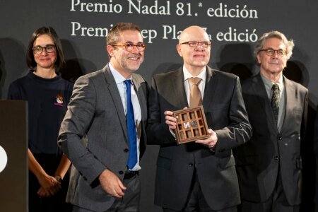 The Argentine author Jorge Fernández Díaz wins the Nadal Prize with a novel concerning the relationship between father and son
| EUROtoday