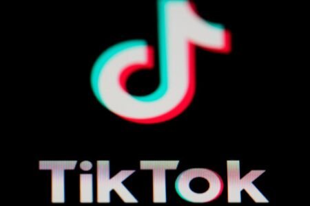 Group Led By Billionaire Frank McCourt Makes Formal Bid To Buy TikTook
 | EUROtoday