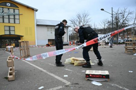 Macron says lethal knife assault in japanese France an ‘Islamist terror act’
| EUROtoday