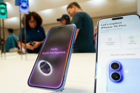 Collection of iPhones, computer systems and even antennas: the concern of tariffs triggers the gross sales of technological producers at the beginning of 2025
| EUROtoday