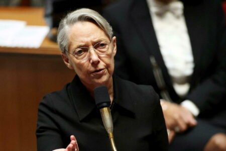 Elisabeth Borne bets on an alliance with the modem to isolate Gabriel Attal
 | EUROtoday