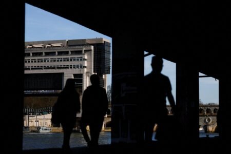 The discoveries of deputies below the Bercy hood
 | EUROtoday