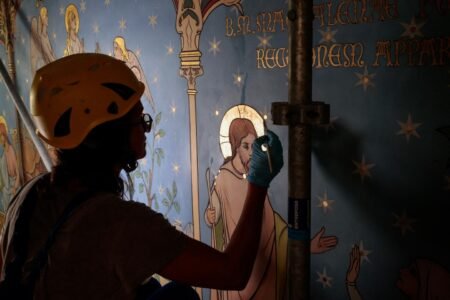 Reconstruction craftsmen will probably be adorned by Emmanuel Macron
 | EUROtoday