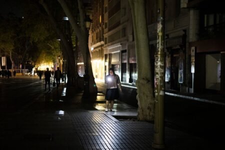 “I am a cashier and yesterday I realized that we are able to overcome what they throw us” | The tales of the readers of the readers | Society
 | EUROtoday
