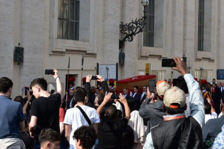 ‘A really particular vitality’: Pope Francis lies in state on the Vatican
 | EUROtoday
