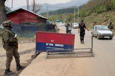 Five vacationers feared useless and eight injured after gunmen open fireplace in Indian Kashmir
 | EUROtoday