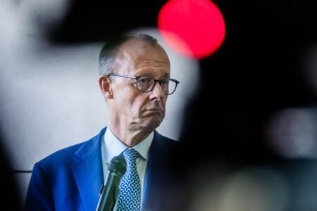 Umfrage: ++ Zwei Drittel erwarten keine Politikwende – Merz‘ Beliebtheitswerte brechen ein ++ Liveticker | EUROtoday