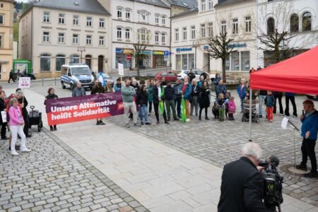Sebnitz: After the job commercial of a roofer – 80 folks exhibit towards racism
 | EUROtoday