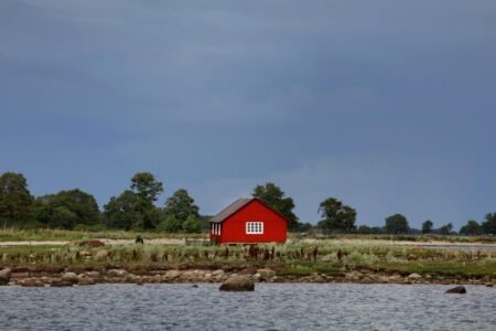 Sweden: Influencer couple offers up eco-holiday resort-and leaves 150 barrels with faeces
 | EUROtoday