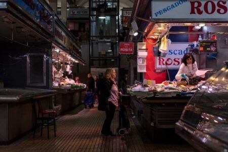 The retirement and the exodus of younger folks put in test the municipal markets of the periphery of Barcelona | News from Catalonia
 | EUROtoday