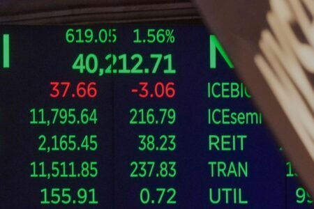 Trumps Zölle ++ US-Abgeordnete kauft Aktien und befeuert damit Insiderhandel-Vorwürfe ++ Liveticker | EUROtoday