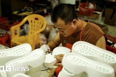 US orders from Chinese small companies on maintain
 | EUROtoday