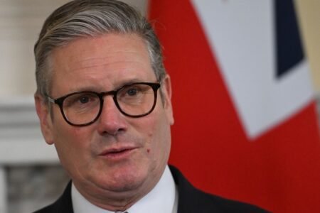 Jaguar Land Rover pauses US shipments as Starmer plots course over Trump’s 10% tariff
 | EUROtoday