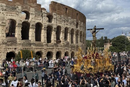 Three Spanish brotherhoods dazzle in Rome with an unprecedented procession subsequent to the coliseum
| EUROtoday