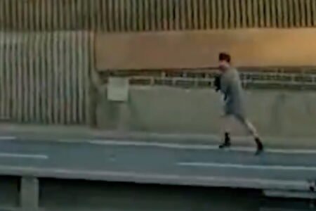 Dramatic second police chase suspect down twin carriageway on foot | News
 | EUROtoday