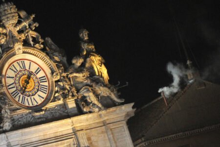 Black or white smoke: How the Vatican alerts the election of a brand new pope
| EUROtoday