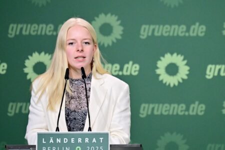 Green youth: Green Youth boss for “ACAB” sweater and put up in criticism
 | EUROtoday