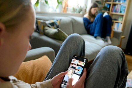 “We must ban smartphones before 14 years”
 | EUROtoday