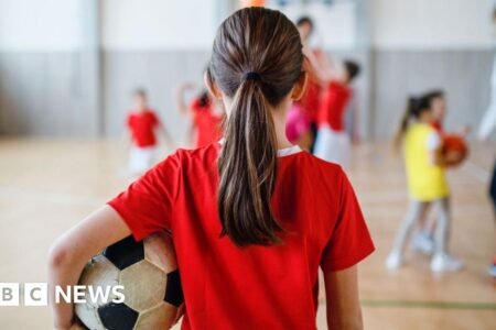 Sports kits ‘drive up’ faculty uniform prices
 | EUROtoday