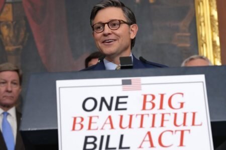 The GOP Tax Bill Could Destroy Federal Workers’ Job Security
 | EUROtoday