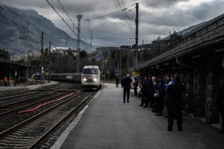Around per week stretched on rails
 | EUROtoday