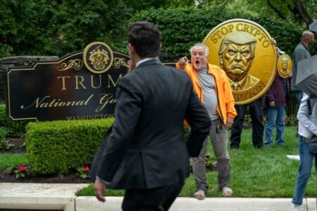 ‘America is not for sale:’ Protesters mob Trump golf course company forward of unique crypto dinner
 | EUROtoday