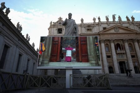 The conclave for the selection of the brand new Pope, stay | “Extra omnes”: probably the most unsure conclave begins that Francisco’s successor can be chosen | International
 | EUROtoday