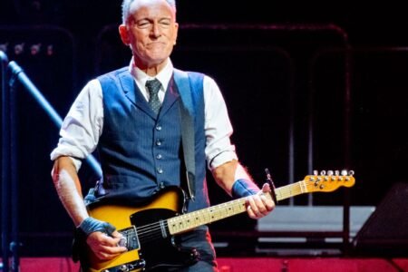 Bruce Springsteen launches an album that features criticism that enraged Trump at the beginning of his European tour | Culture
 | EUROtoday