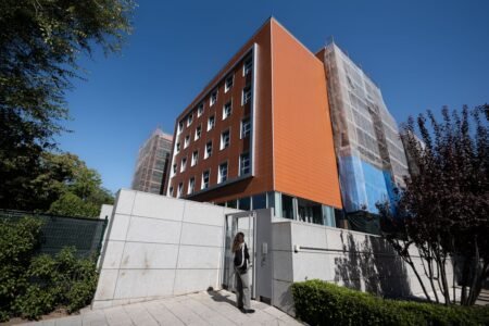 The golden enterprise of scholar residences: beds for greater than 1,000 euros that solely cowl 20% of demand | Economy
 | EUROtoday