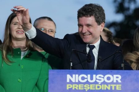 The Mayor of Bucharest, Nicusor Dan, is imposed on the extremely George Simiion in Romania presidentials | International
 | EUROtoday