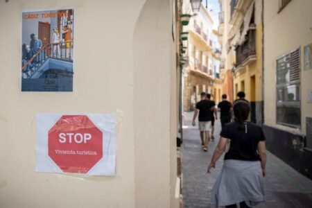 The Bank of Spain warns that the vacation demand devours as much as 50% of the home within the vacationer areas | Economy
 | EUROtoday