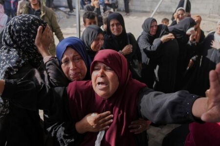 Gaza, Israelis raids within the evening, a minimum of 45 victims. Missile from Yemen, the Tel Aviv airport closed
 | EUROtoday