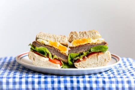 How to make a young and crispy milanese sandwich | The comedist | Gastronomy
 | EUROtoday