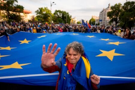 Thousands be part of a pro-EU rally in Romania’s capital as pivotal presidential runoff looms
 | EUROtoday