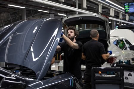 The agreed working day already is round 37 and a half hours within the Basque Country, Navarra and Catalonia | Economy
 | EUROtoday