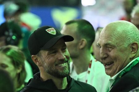 First congratulations – after the cup triumph, Dieter Hoeneß hugs his son intimately on the garden
 | EUROtoday