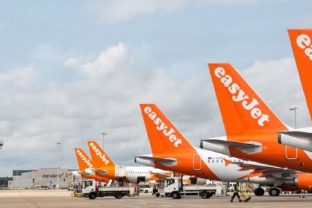Easyjet, internet loss 297 million kilos within the first six months
 | EUROtoday