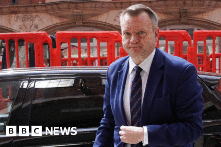 Minister ‘pushing’ for deal over UK use of EU passport e-gates
 | EUROtoday