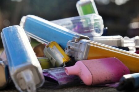 The United Kingdom prohibits the disposable vapus, “a danger to the environment”
 | EUROtoday